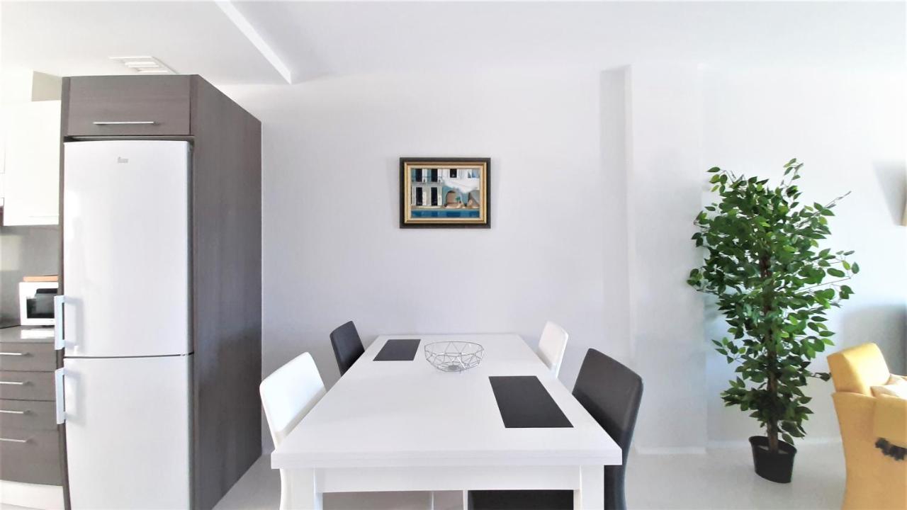 La Belle Bleue Apartment La Marina Bagian luar foto